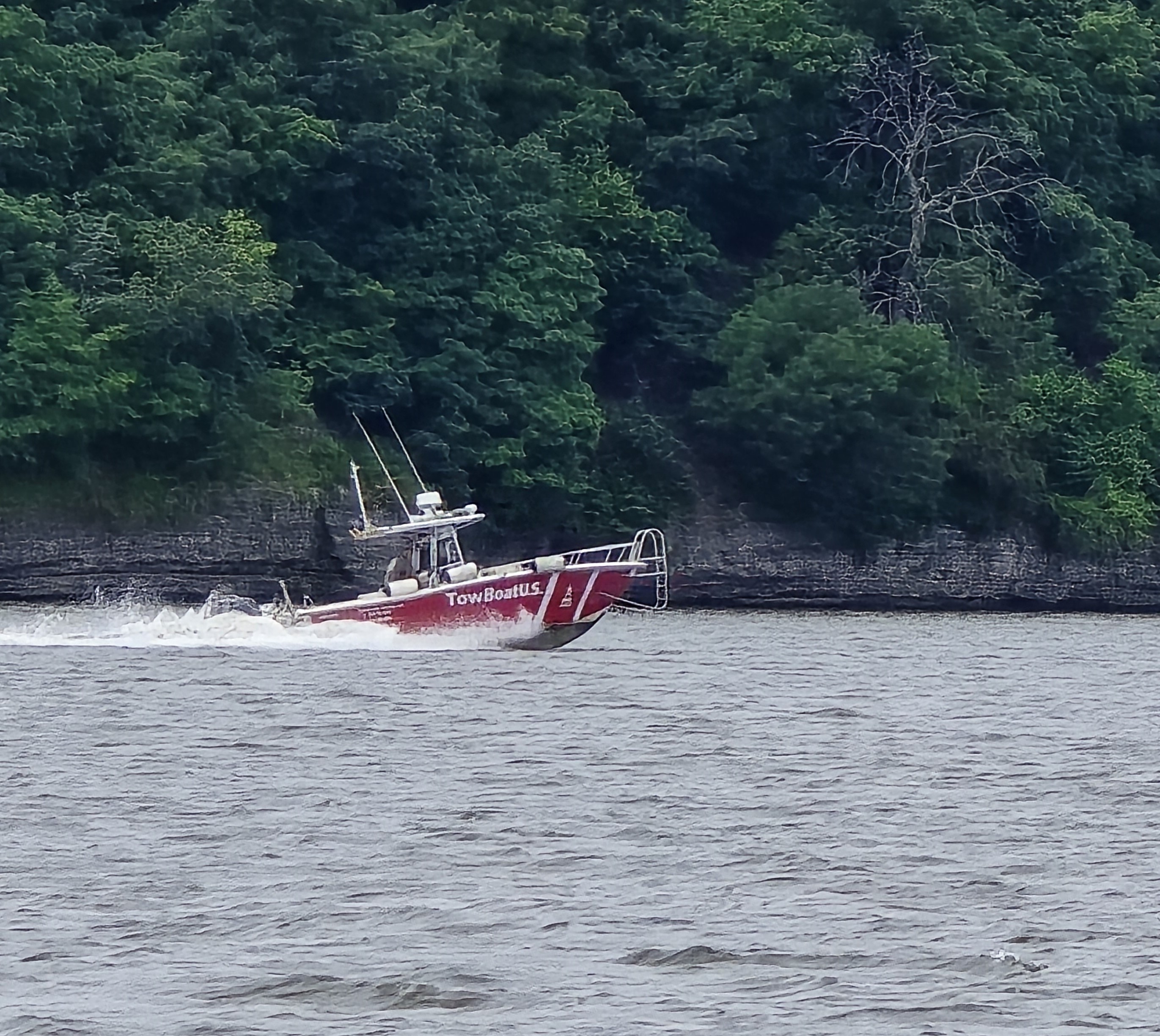 TowBoatUS Tenkiller Ferry Lake’s 25-foot response vessel.